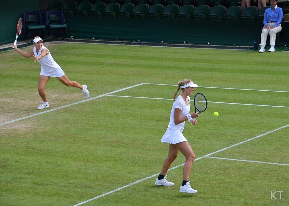 File:Elena & Kate (28120894196).jpg File:Elena & Kate (28120894196).jpg
