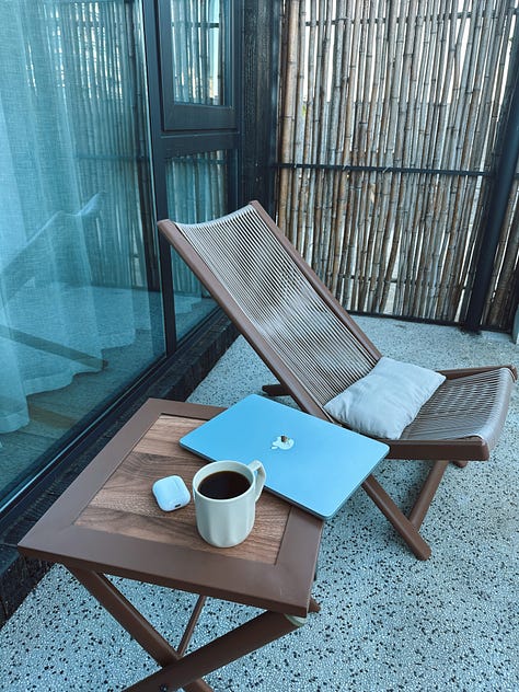 hotel room photos of Chongqing, China, where writer Amy Suto is writing this blog post from about books, freelancing, and growing on Substack