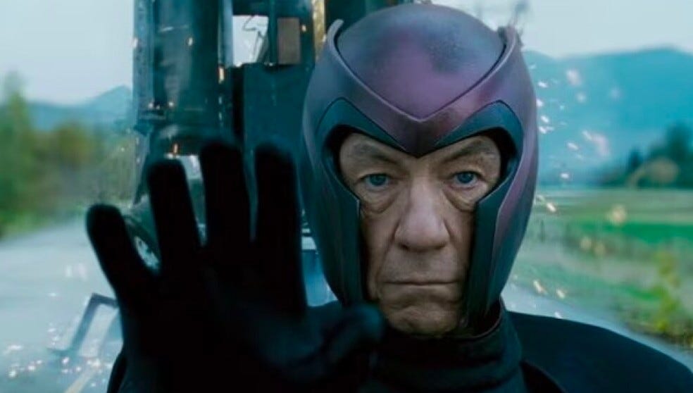 O ator Ian McKellen como o vilão Magneto em cena da franquia X-Men — Foto: Reprodução