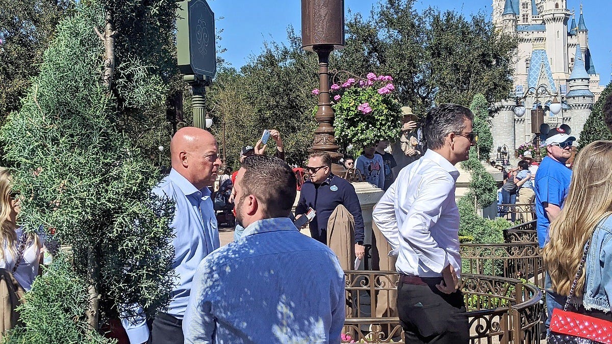 Bob Chapek, left, and Josh D'Amaro at Magic Kingdom in 2020. Image: elisfkc2 via Wikimedia Commons