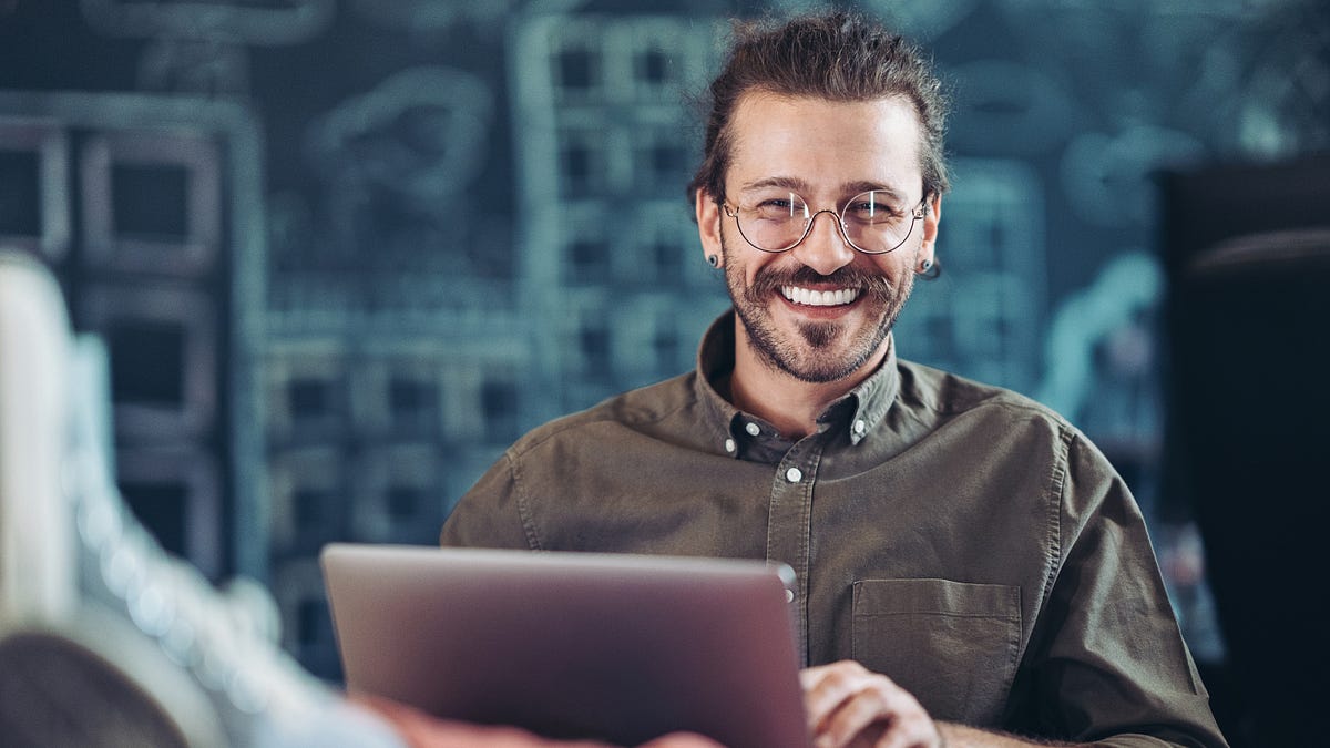 继续使用人工智能。它只会帮助我主宰你。