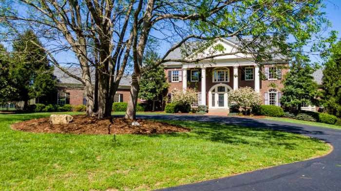 Photo of 2 Wolf Pen Ln