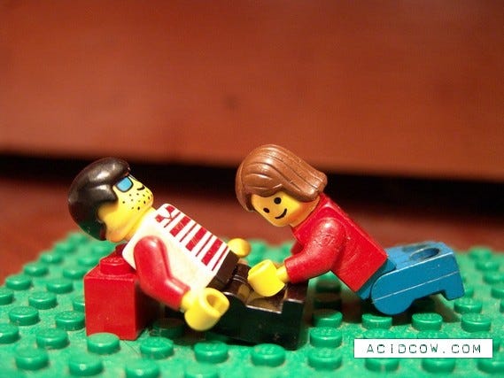 LEGO Kamasutra (12 pics)