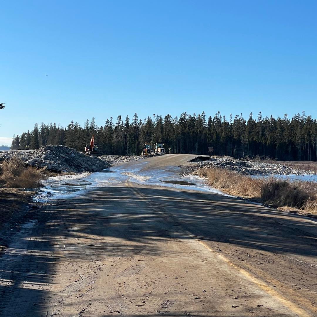 May be an image of arctic, ski slope and road