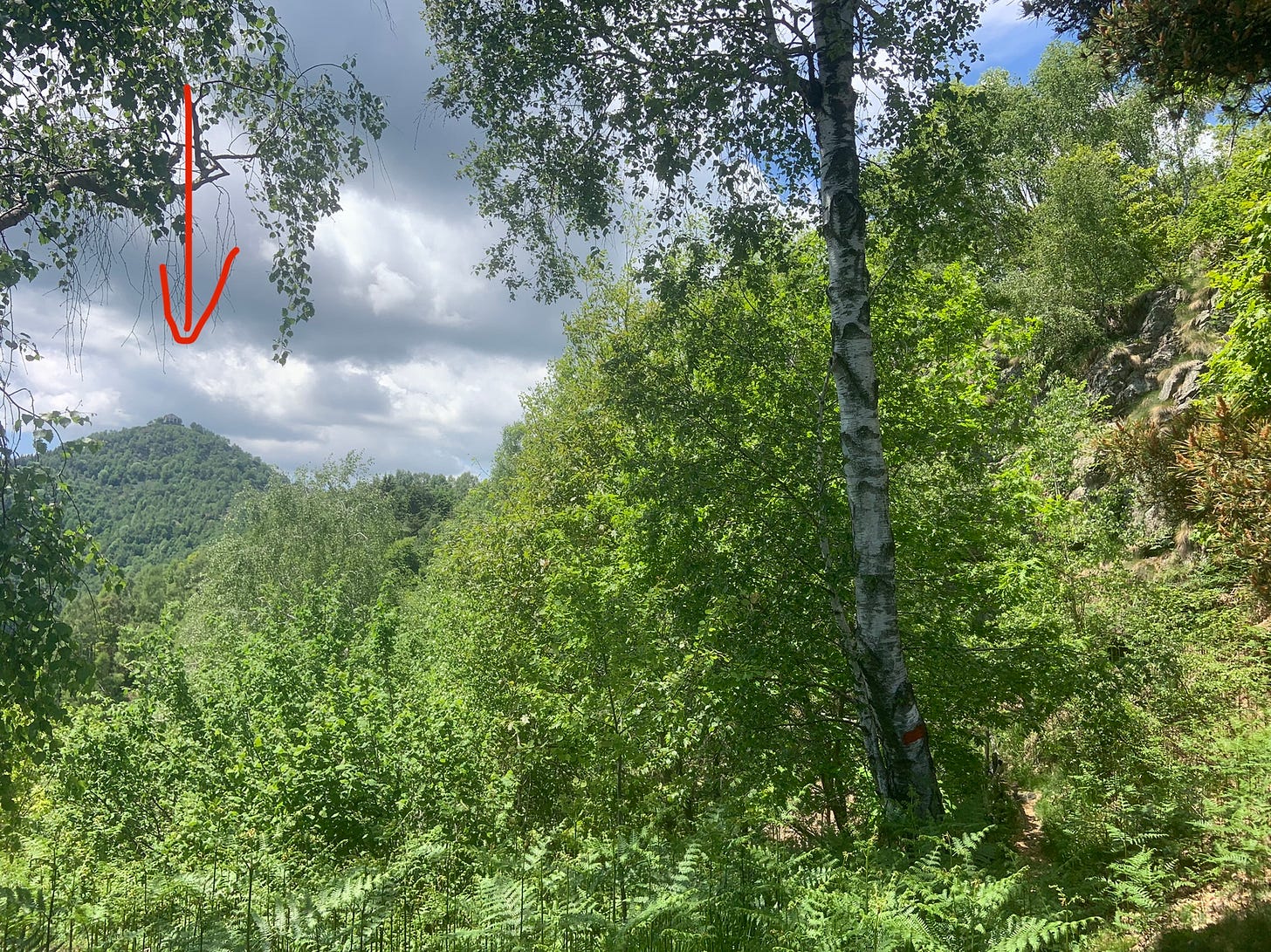 History of the resistance of the heretic movement of Fra Dolcino in Italy - hiking adventure