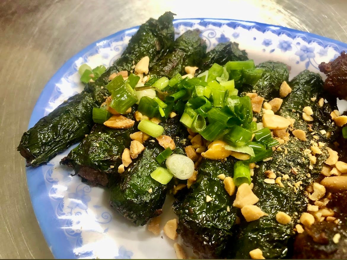 MÓN BÒ LÁ LỐT MỠ CHÀI TẠI QUÁN CÔ GIANG HẤP DẪN THỰC KHÁCH GẦN XA