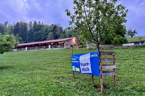 Gastgeber, Besucher und Referenten am Puure-Höck des Zürcher Bauernverbandes ZBV.