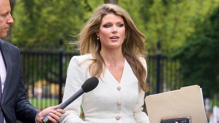 Who Is Lindsey Halligan? Trump Ex-Defense Attorney Wants To Indict James  Comey—What To Know Who Is Lindsey Halligan? Trump Ex-Defense Attorney Wants To Indict James  Comey—What To Know