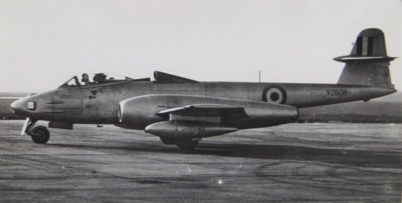 05 VZ608 taxis out.jpg
