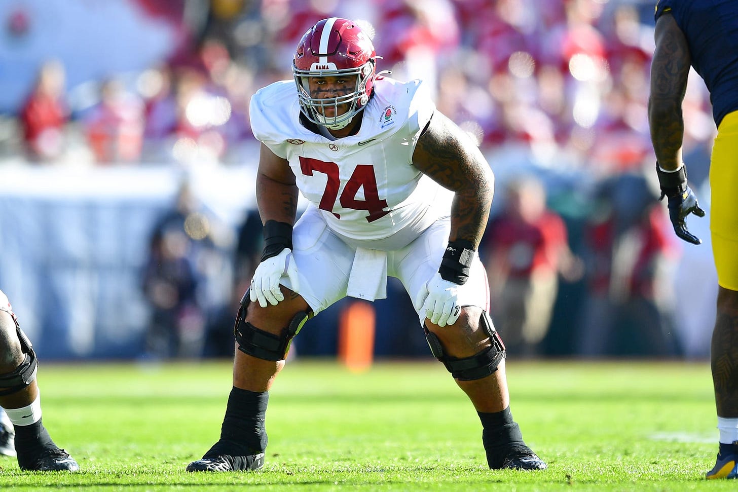 Alabama Transfer Kadyn Proctor Commits to Iowa; Former 5-Star OL Recruit