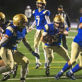 High School Football Roundup: Kelso hammers Thunder to nail down 3A GSHL title
