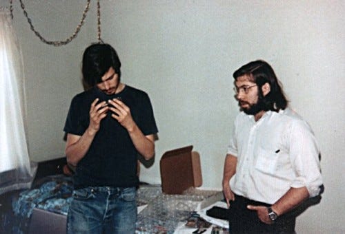 A brief look at the history of Apple - GSMArena blog