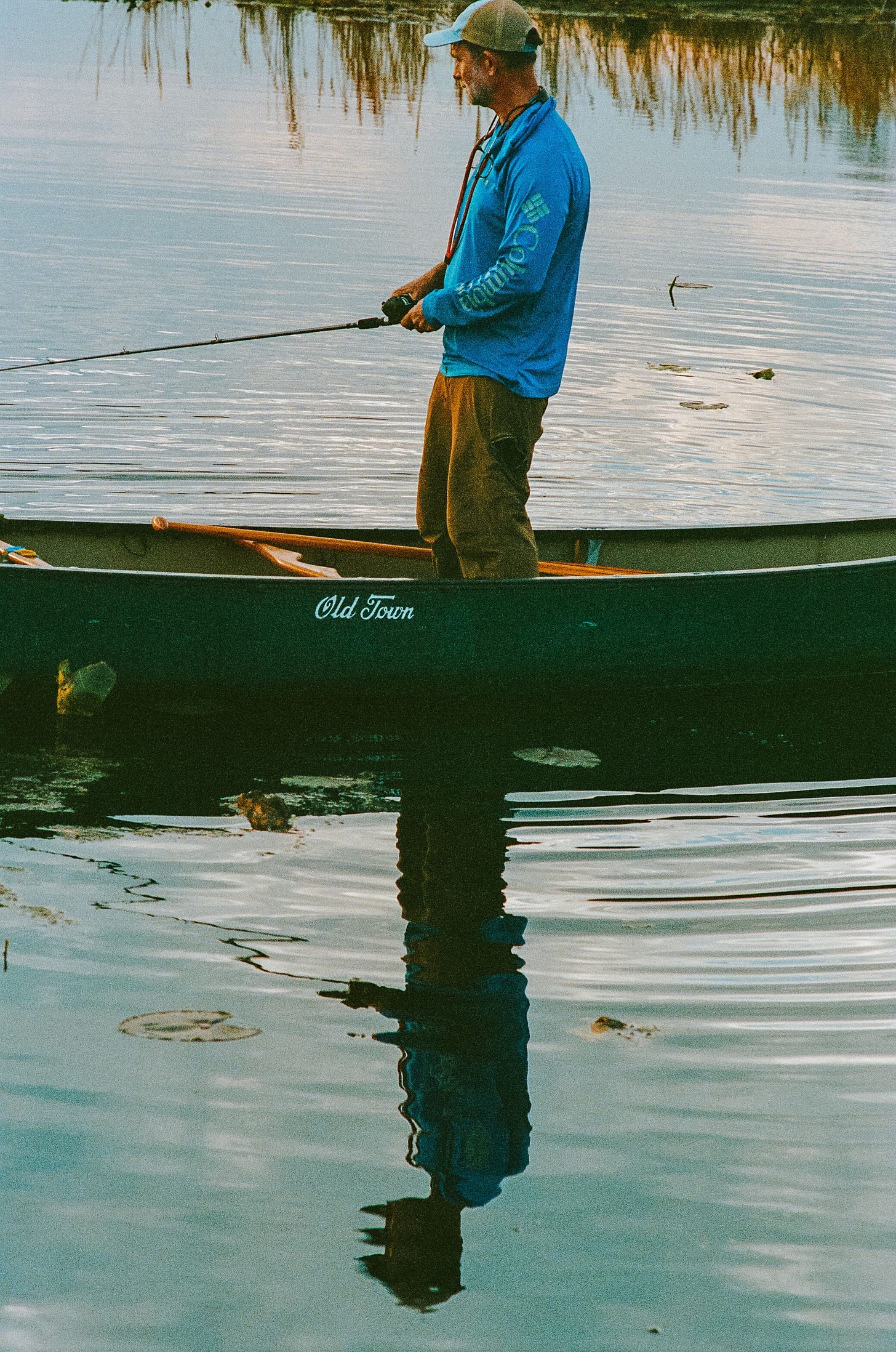 A person fishing in a boat

AI-generated content may be incorrect.