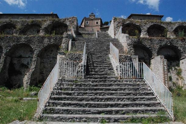 The remains of the Sanctuary of Fortuna Primigenia. (Camelia.boban / CC BY-SA 3.0)