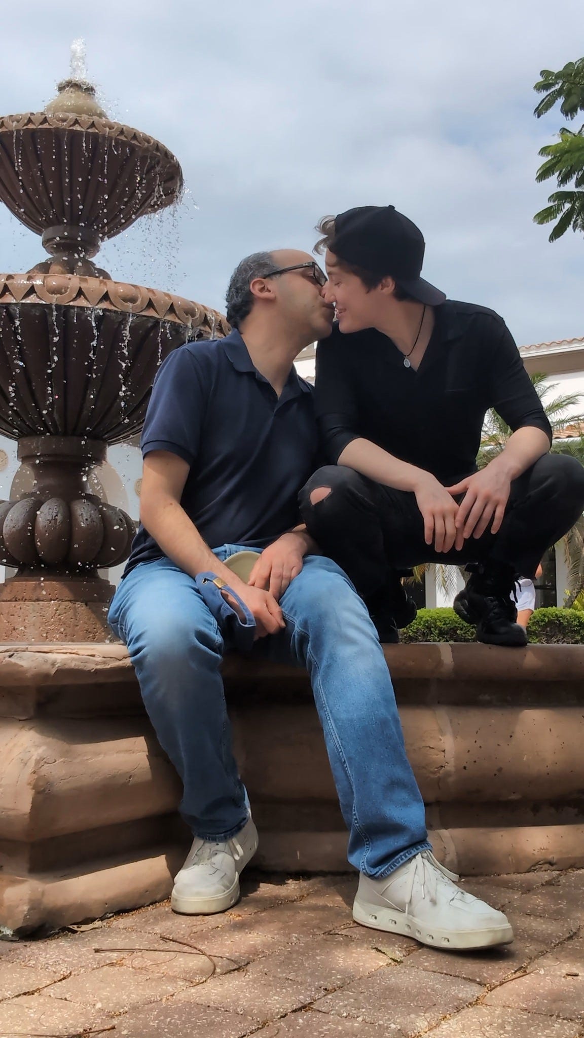 No photo description available.