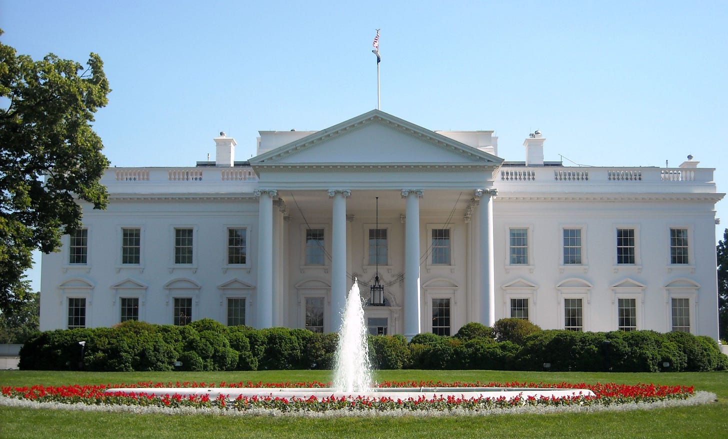 Das Weiße Haus, Nordfassade in Washington, D.C. (Quelle: Wikimedia Commons)