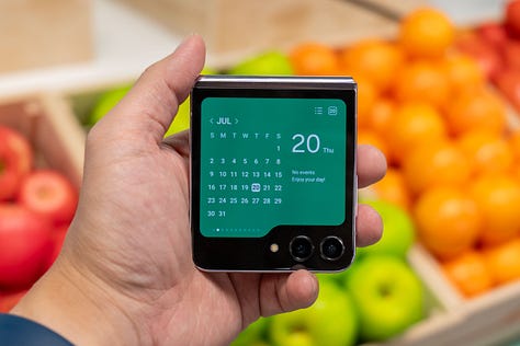 Samsung Galaxy Z Flip 5 cover display