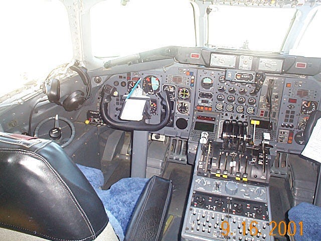 Douglas DC-8 cockpit Douglas DC-8 cockpit