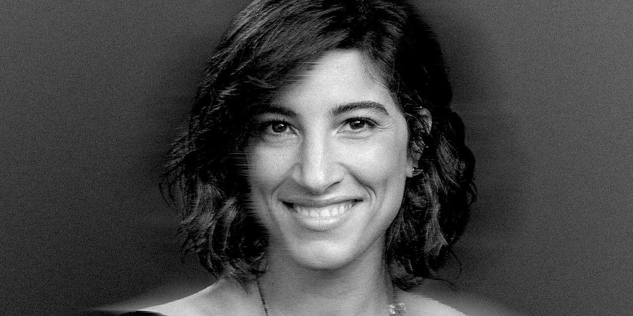 Renée DiResta: The Evolution of Propaganda & its 'Invisible Rulers': Influencers, Algorithms, & Crowds | #30