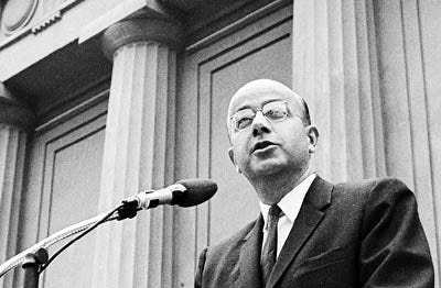 Former UC President Clark Kerr dies (12-2-03): Tributes & Photos Former UC President Clark Kerr dies (12-2-03): Tributes & Photos