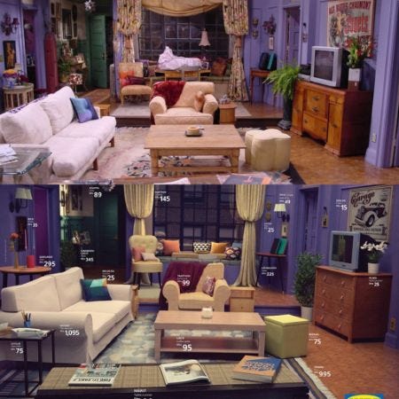 uma montagem de duas imagens. acima, o apartamento da monica em friends. abaixo, uma reconstrução do apê com móveis disponíveis na IKEA e seus preços ao lado. apesar dos móveis serem diferentes, a similaridade é impressionante. uma montagem de duas imagens. acima, o apartamento da monica em friends. abaixo, uma reconstrução do apê com móveis disponíveis na IKEA e seus preços ao lado. apesar dos móveis serem diferentes, a similaridade é impressionante.