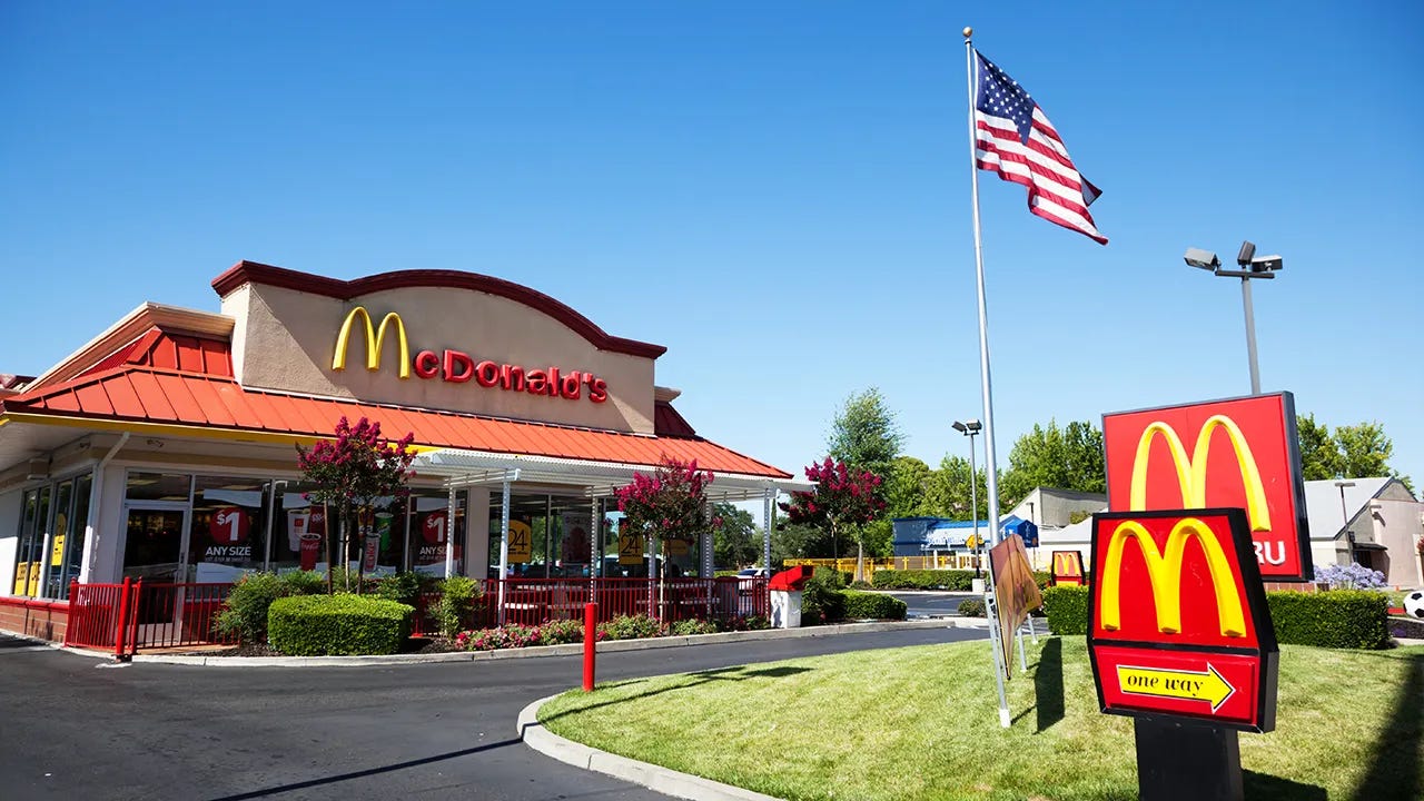 McDonald's CEO warns California minimum wage hike will hurt franchisees | Fox Business McDonald's CEO warns California minimum wage hike will hurt franchisees | Fox Business