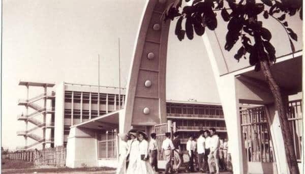 Có thể là hình ảnh về 8 người