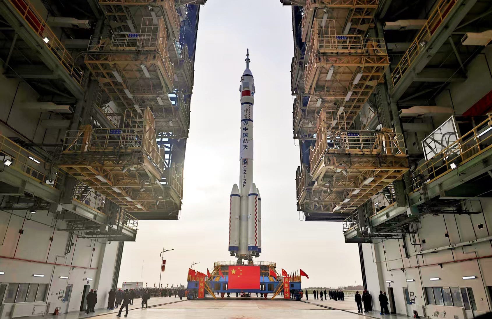 The Long March 2F/G Y21 vehicle rolling out toward its launch pad on October 24th 2025 for the Shenzhou-21 mission. The Long March 2F/G Y21 vehicle rolling out toward its launch pad on October 24th 2025 for the Shenzhou-21 mission.
