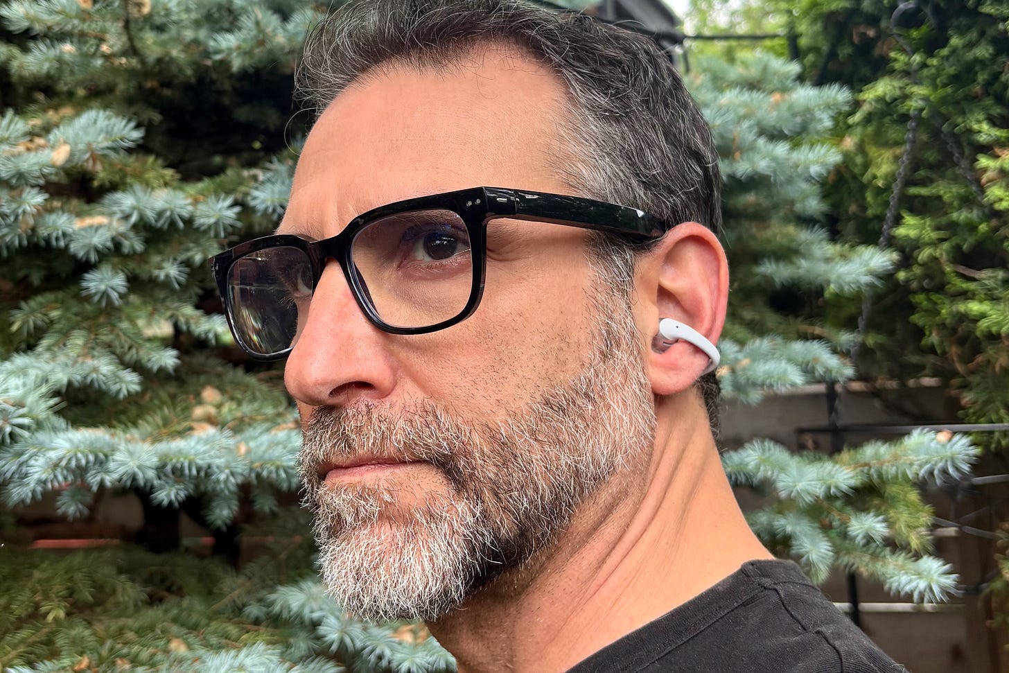 The author (Simon Cohen) seen wearing glasses and the Shokz OpenDots 2. The author (Simon Cohen) seen wearing glasses and the Shokz OpenDots 2.
