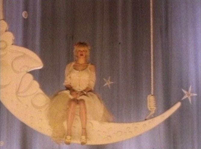 Gettonun Blues Dinleyen Kızı