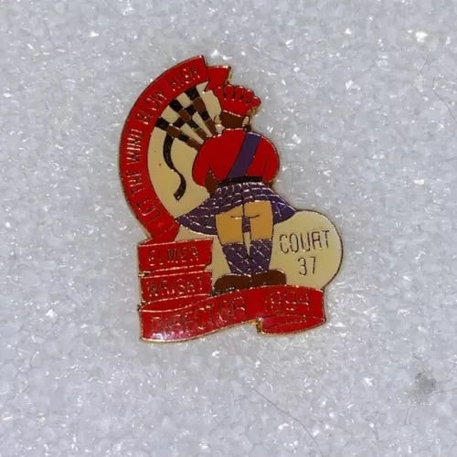 VTG Royal Order of Jesters ROJ 1994 Scotland Bagpipes Butt Wind Blow High Pin - Picture 1 of 2