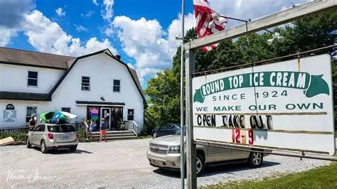 Maine Ice Cream Treats Round Top | HI Travel Tales