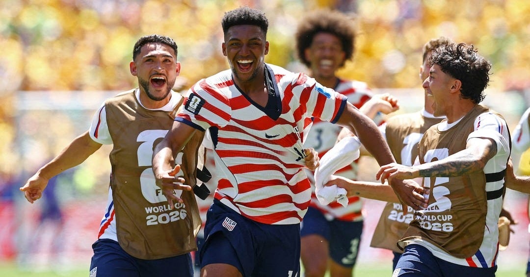 US advance to World Cup round of 32 with dominant 2-0 win over Australia | Reuters US advance to World Cup round of 32 with dominant 2-0 win over Australia | Reuters