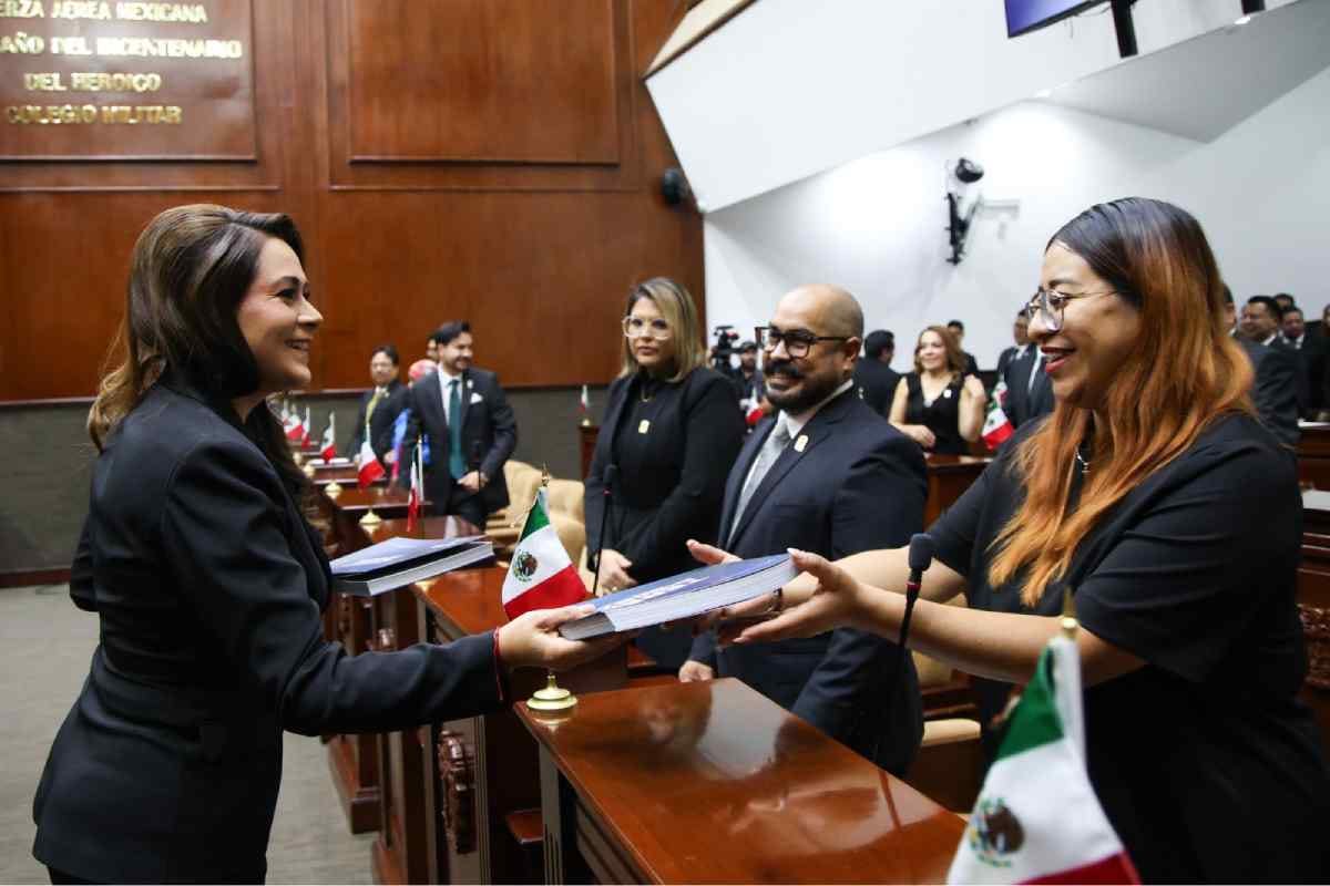 Entrega del tercer informe de gobierno, este lunes