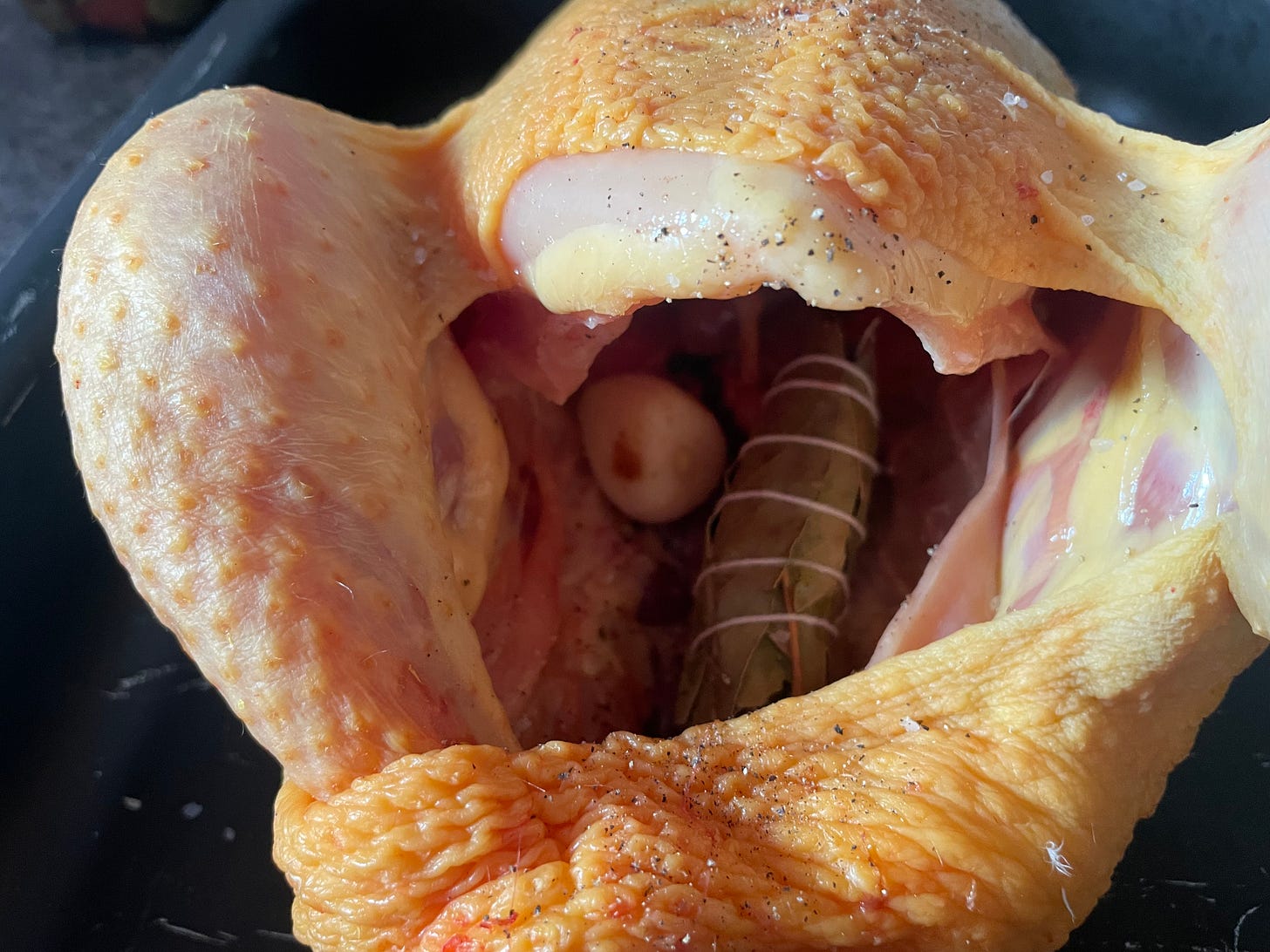 El interior del pollo es como una basura