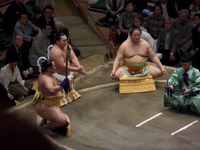 Ring Entrance of Yokozuna Kakuryu Ring Entrance of Yokozuna Kakuryu