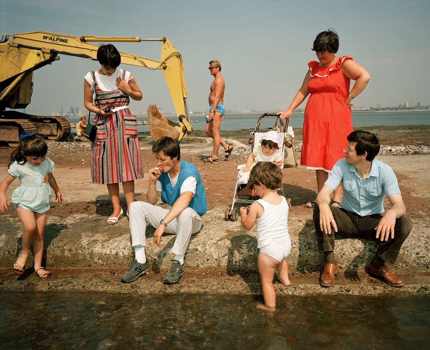 Martin Parr: A Genialidade que Transformou o Banal em Arte