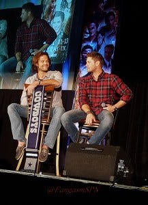 dallas_con_2015_phone_1365_WM