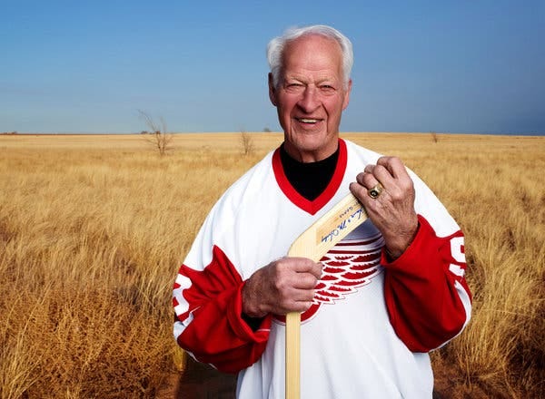Gordie Howe, Mr. Hockey for the Red Wings, Dies at 88 - The New York Times