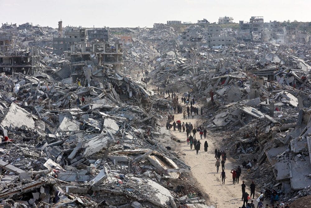 In Gaza, Darfur and elsewhere, the international definition of genocide, as set out in the 1948 Genocide Convention (which is particularly restrictive), has rarely met the victims' expectations of justice in recent conflicts. Photo: Displaced Palestinians returning to the war-torn Jabalia refugee camp in the north of the Gaza Strip, 19 January 2025.