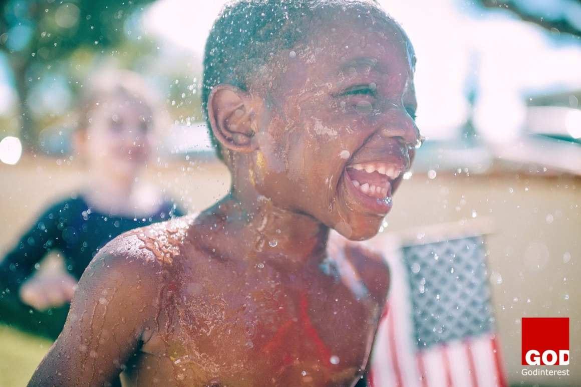 6 Ways Laughter is Good for You 6 Ways Laughter is Good for You