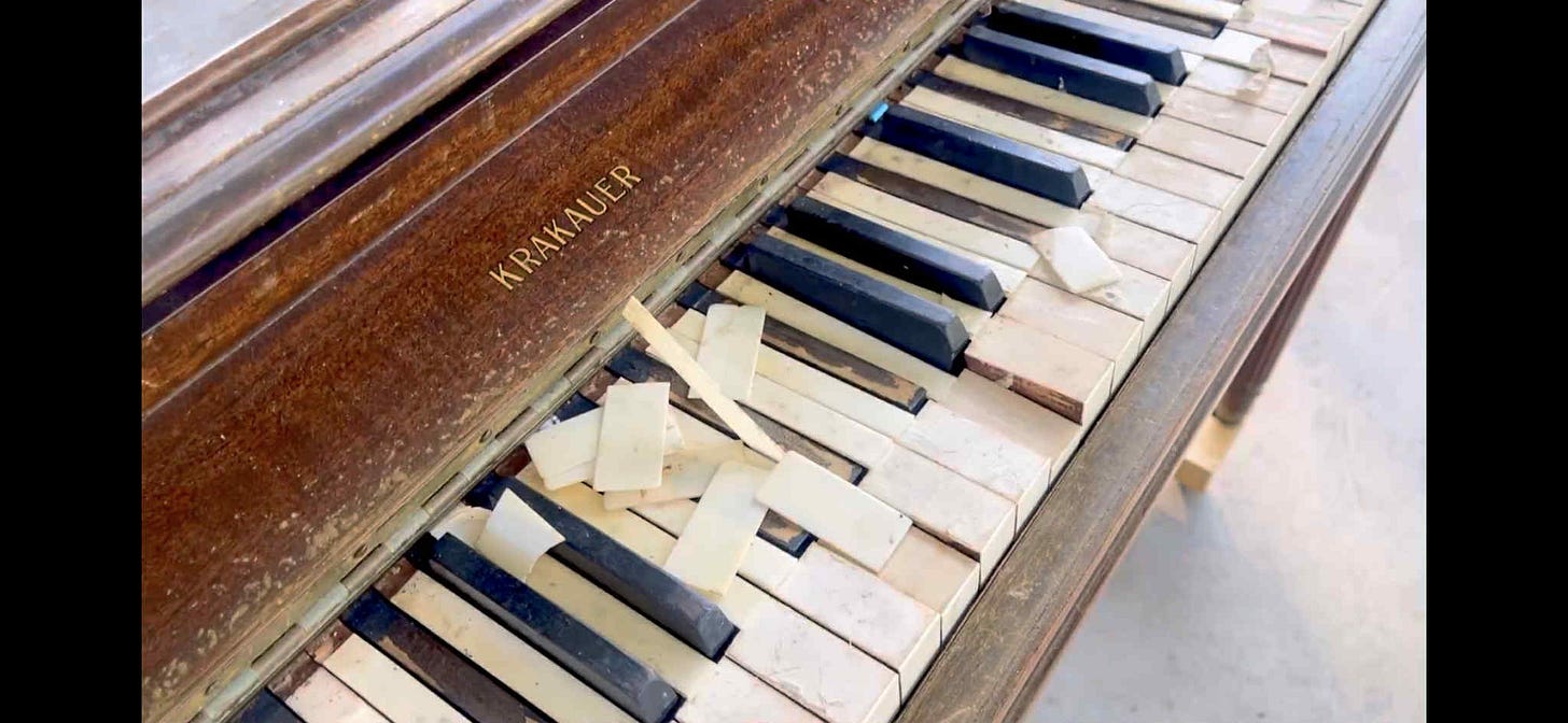 Open photo Open photo