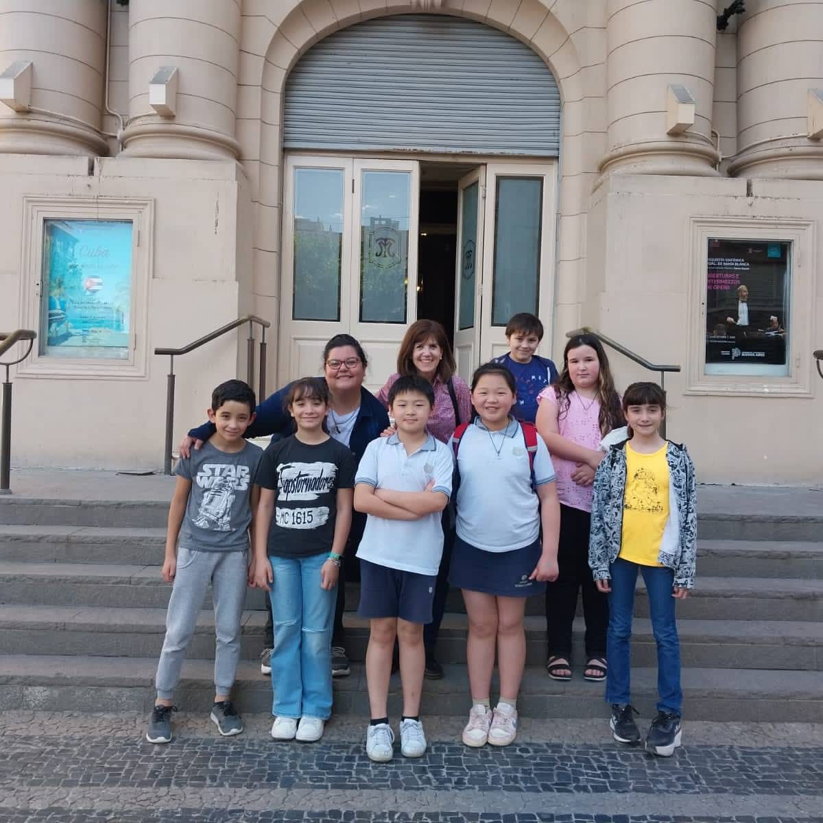Puede ser una imagen de 7 personas y niños