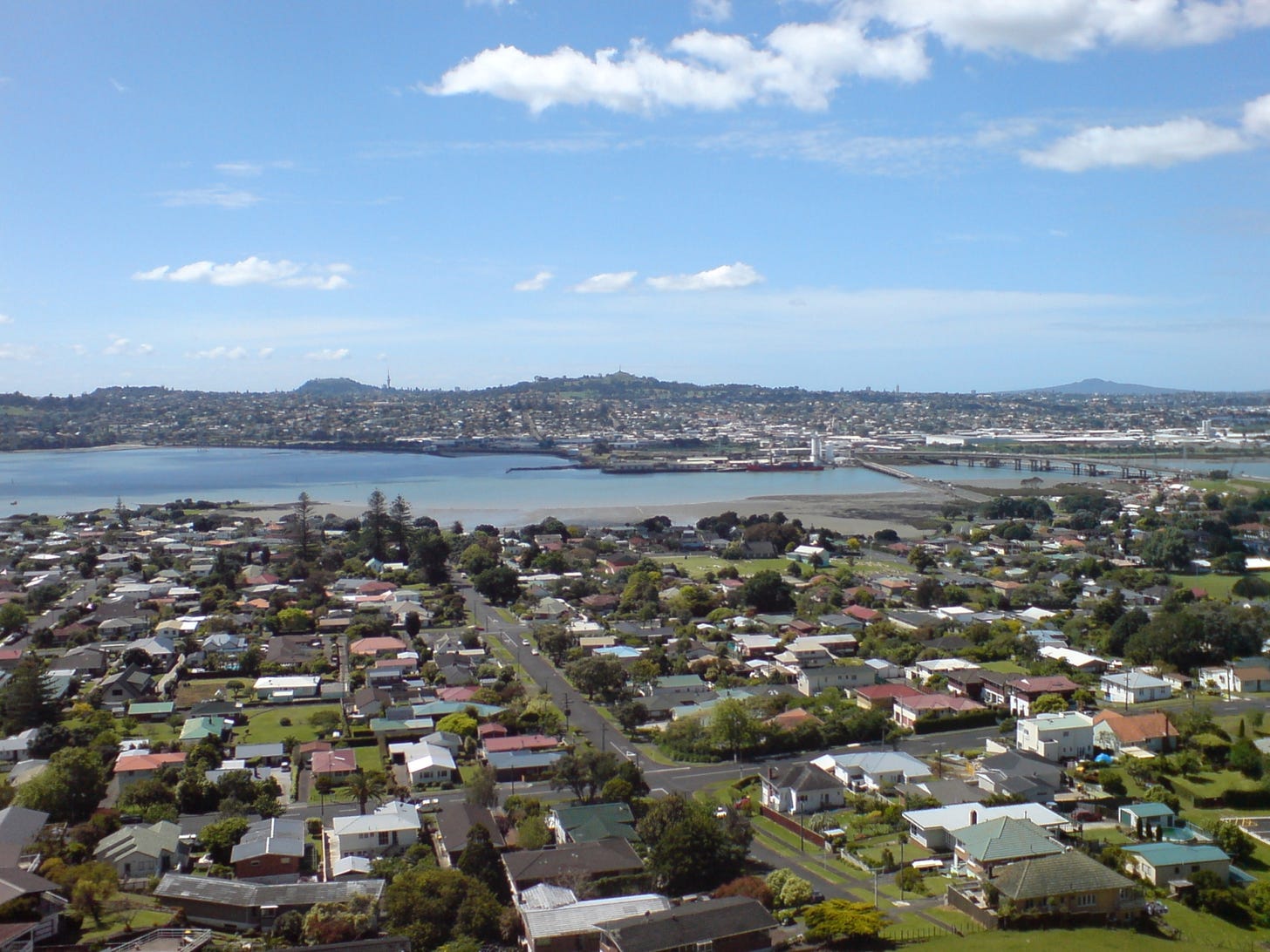 File:View Over Southern Auckland, A Fine Day.jpg - Wikimedia Commons