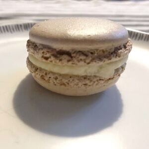 macaron-jasmin-néroli-immortelle-Pierre-Hermé