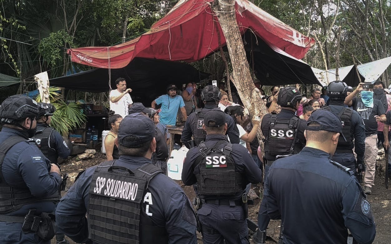 Invasores del Ejido Playa del Carmen se niegan a liberar predios pese a  legítimos propietarios acompañados por la Policía