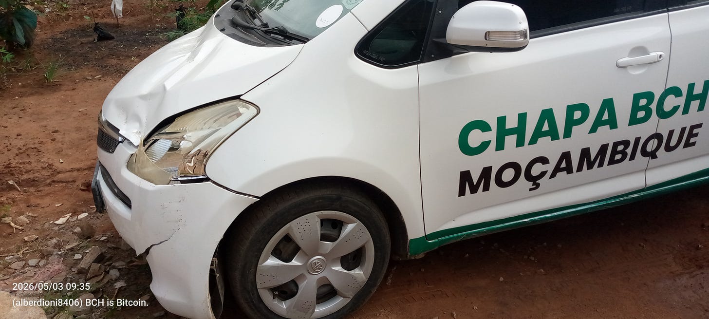 Even damaged, the BCH symbol still shine but not anymore in the streets.