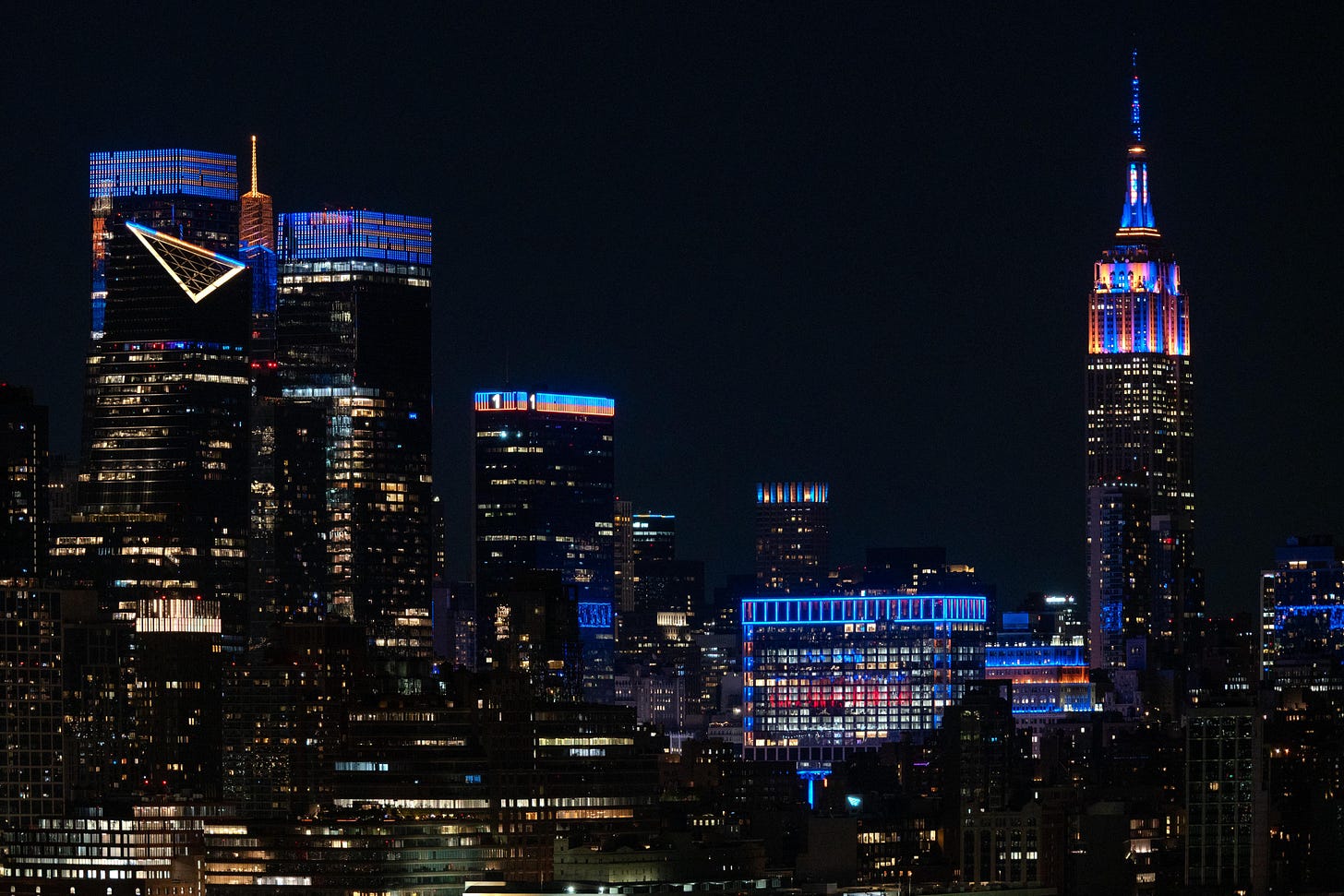 r/nycpics - Tonight Knicks colors fly! New York Knicks win first NBA championship since 1973! r/nycpics - Tonight Knicks colors fly! New York Knicks win first NBA championship since 1973!