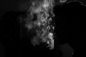Although smoking can provide an immediate feeling of calm and relaxation, the habit has serious long-term consequences - also in the brain. New figures from Aarhus University suggest that smoking significantly increases the risk of severe mental disorders.