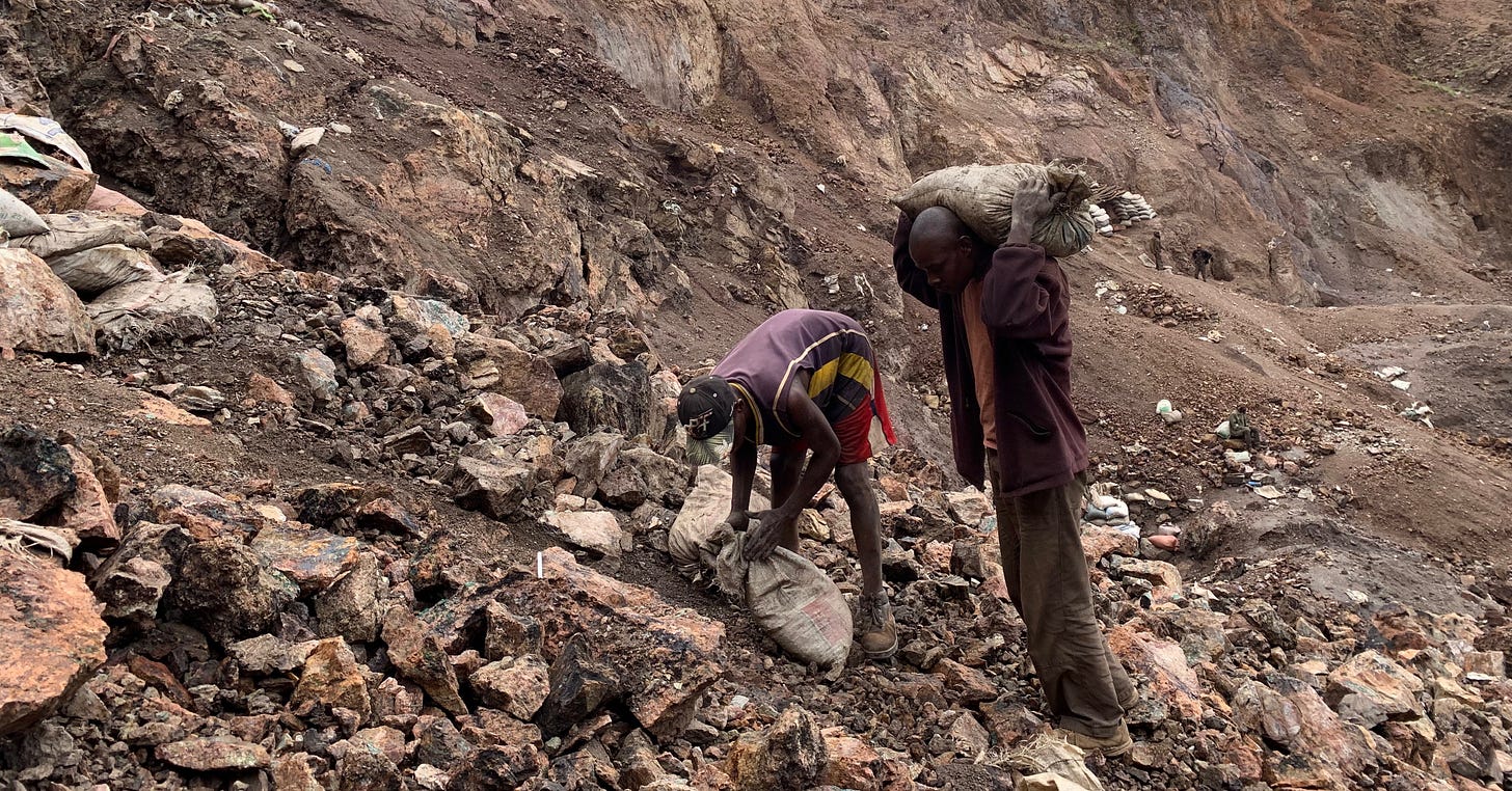 https://upload.wikimedia.org/wikipedia/commons/2/23/Artisanal_cobalt_miners_in_the_Democratic_Republic_of_Congo.jpg https://upload.wikimedia.org/wikipedia/commons/2/23/Artisanal_cobalt_miners_in_the_Democratic_Republic_of_Congo.jpg